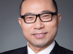 法律橋站長楊春寶高級律師自傳