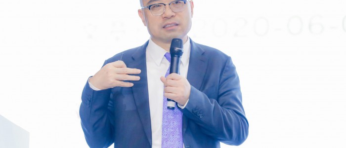 楊春寶律師在陸家嘴金融法律高峰論壇作主題演講